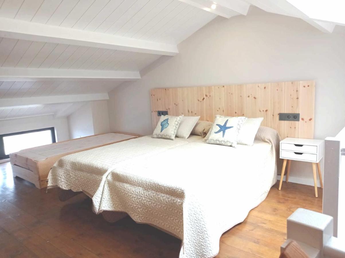 Vila Marina. Casa Marinera Con Terraza Sobre El Mar En Caion Cayón Kültér fotó