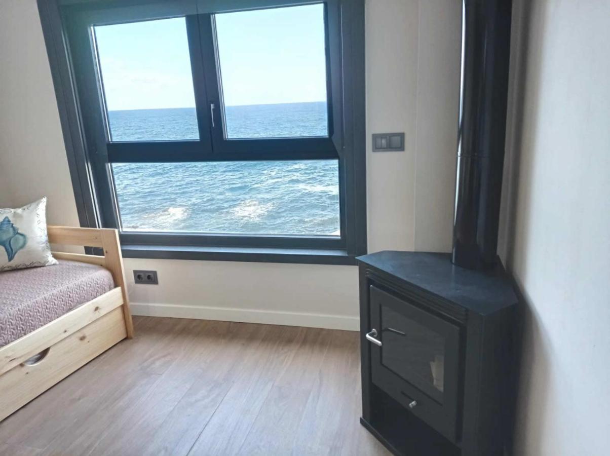Vila Marina. Casa Marinera Con Terraza Sobre El Mar En Caion Cayón Kültér fotó